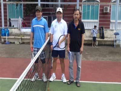 Thi đấu giải quần vợt Huyện Sông Hinh mở rộng